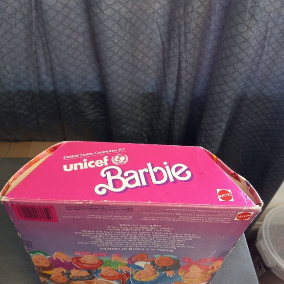 1989 Unicef Barbie No.1920 - Picture 6 of 7